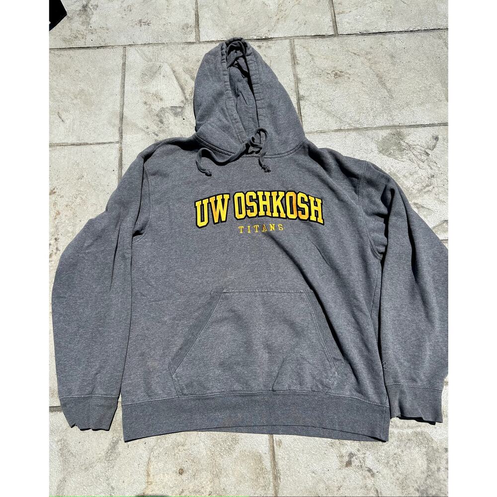 UW Oshkosh Vintage NCAA Sweatshirt - Good Condition
